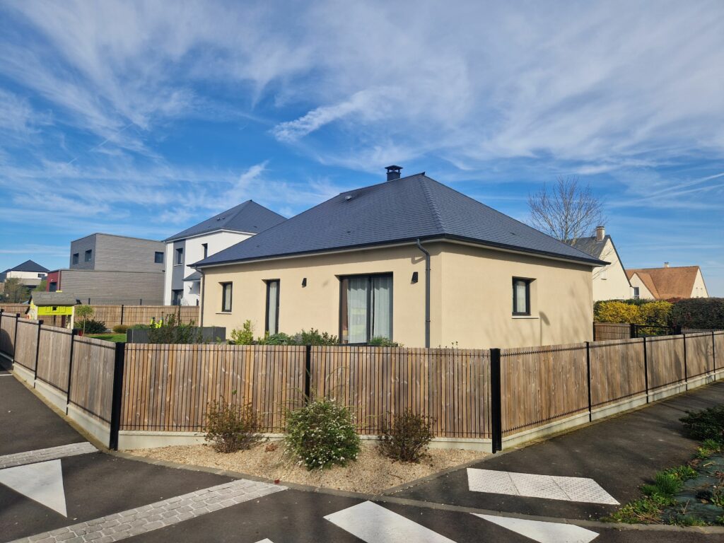 Photo de la maison plein-pied fini par Maisons Caen Construction